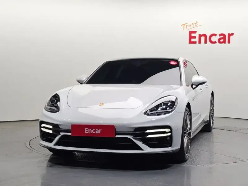 2023 Porsche Panamera с пробегом 36 284 км