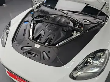 2023 Porsche Panamera с пробегом 36 284 км