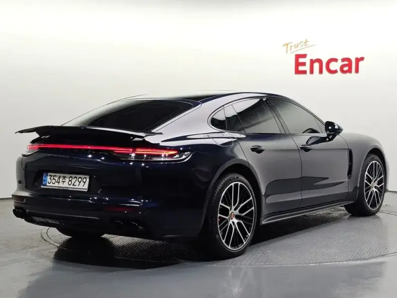 2021 Porsche Panamera с пробегом 19 457 км