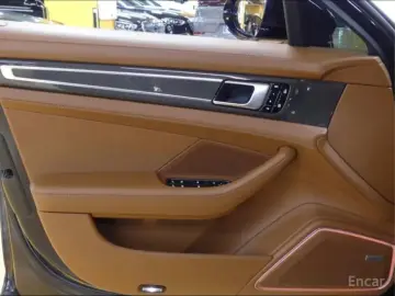 2021 Porsche Panamera с пробегом 19 400 км