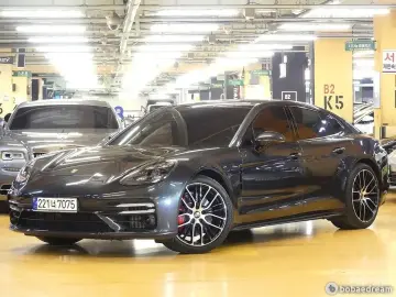 2023 Porsche Panamera с пробегом 28 000 км