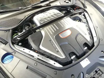 2023 Porsche Panamera с пробегом 28 000 км