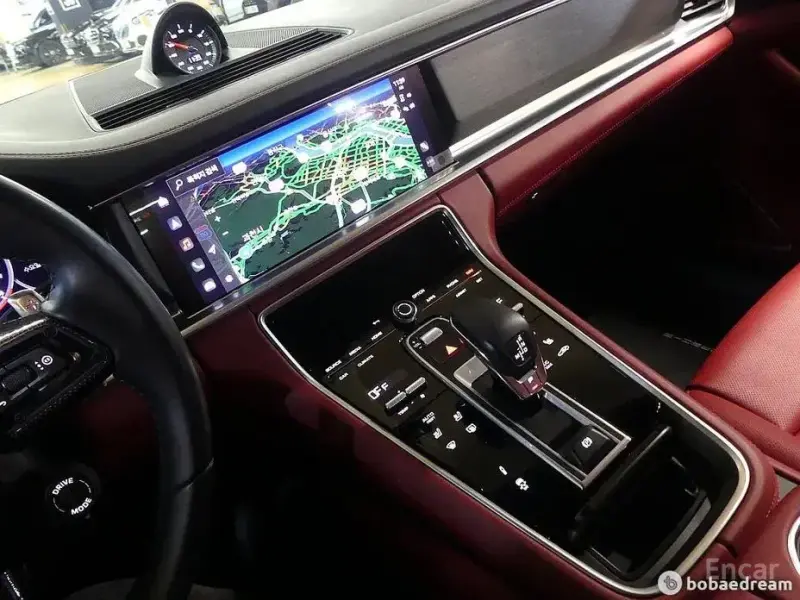 2023 Porsche Panamera с пробегом 28 000 км