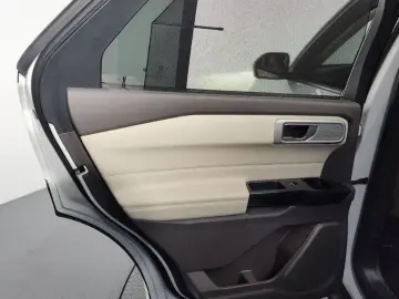 2021 Ford Explorer с пробегом 100 433 км