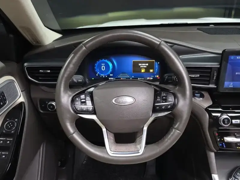 2022 Ford Explorer с пробегом 107 790 км