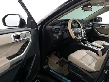 2021 Ford Explorer с пробегом 21 556 км