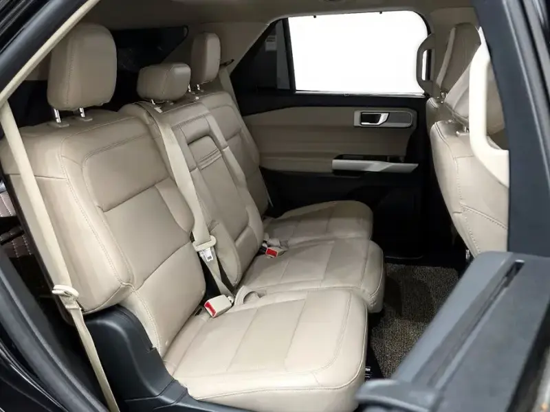 2021 Ford Explorer с пробегом 21 556 км