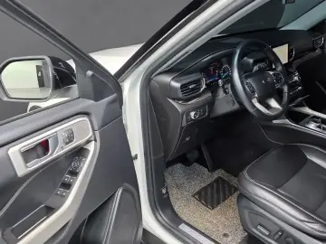 2022 Ford Explorer с пробегом 64 686 км
