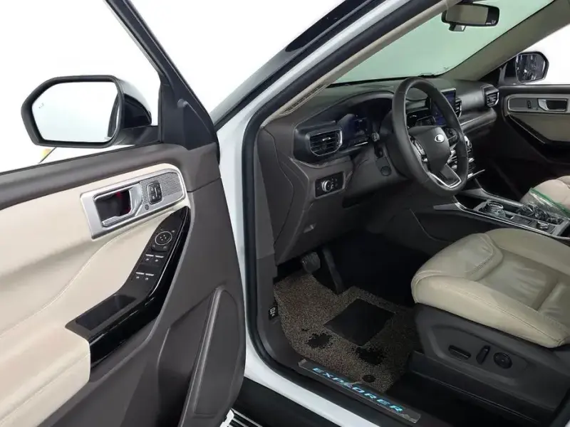 2022 Ford Explorer с пробегом 18 454 км