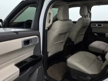 2022 Ford Explorer с пробегом 18 454 км