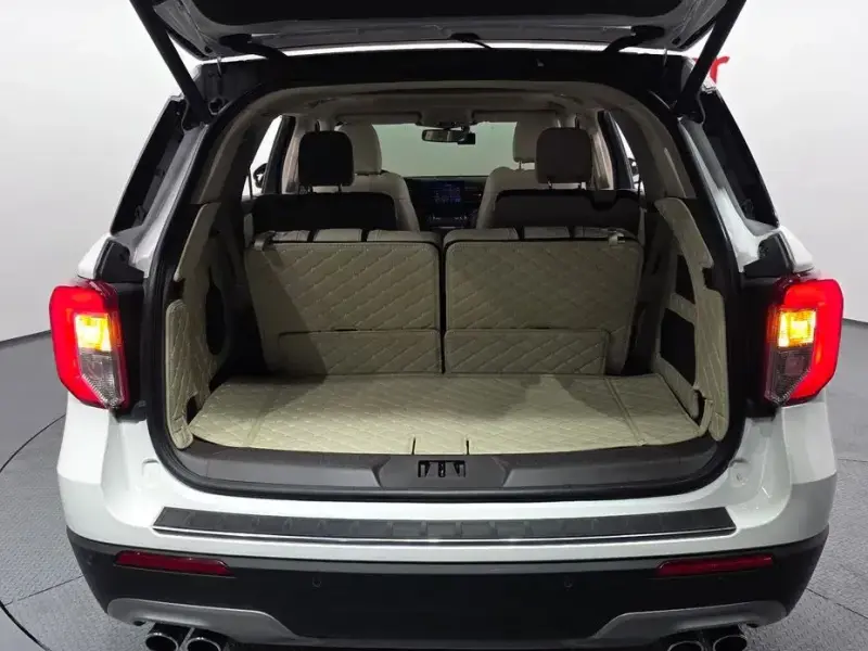 2022 Ford Explorer с пробегом 18 454 км