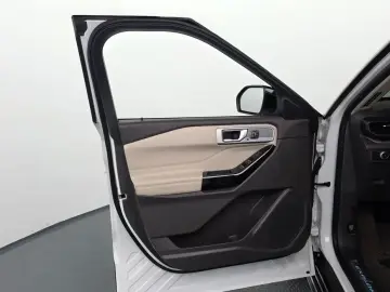 2022 Ford Explorer с пробегом 18 454 км