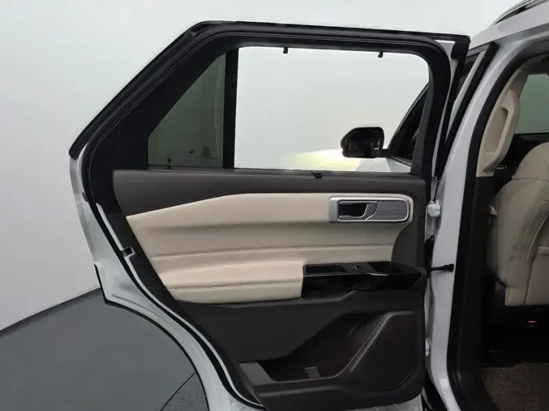 2022 Ford Explorer с пробегом 18 454 км