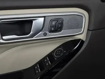 2022 Ford Explorer с пробегом 18 454 км