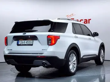 2021 Ford Explorer с пробегом 9 935 км