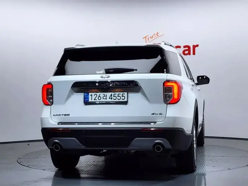 2021 Ford Explorer с пробегом 9 935 км