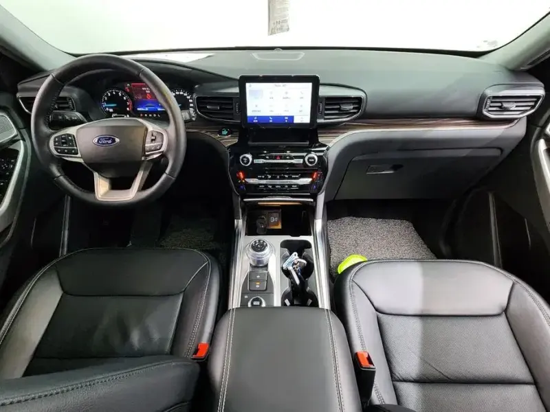 2021 Ford Explorer с пробегом 9 935 км