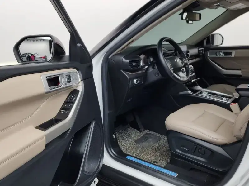 2022 Ford Explorer с пробегом 33 436 км