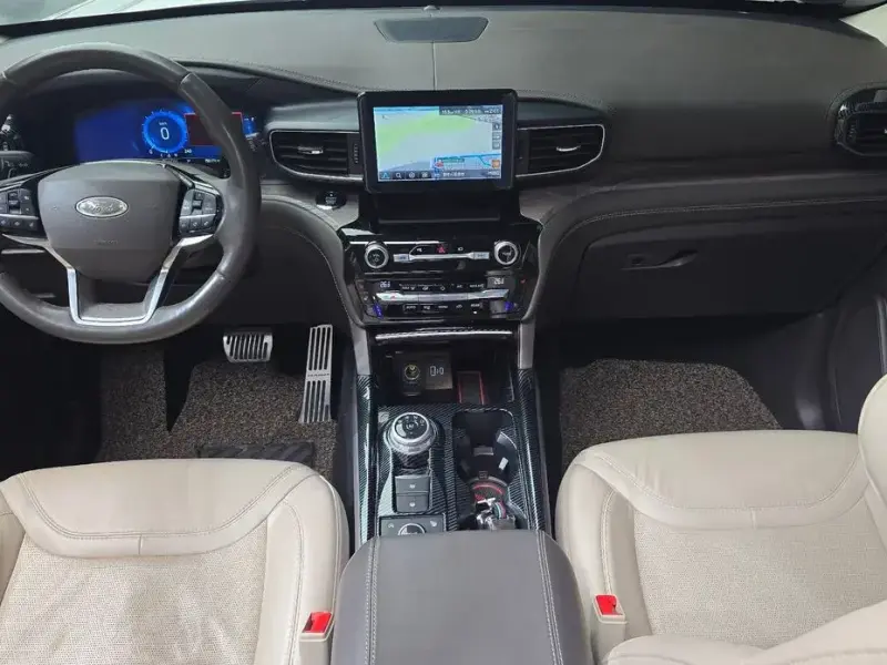 2021 Ford Explorer с пробегом 23 343 км