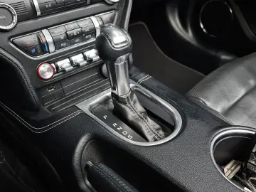 2022 Ford Mustang с пробегом 49 877 км