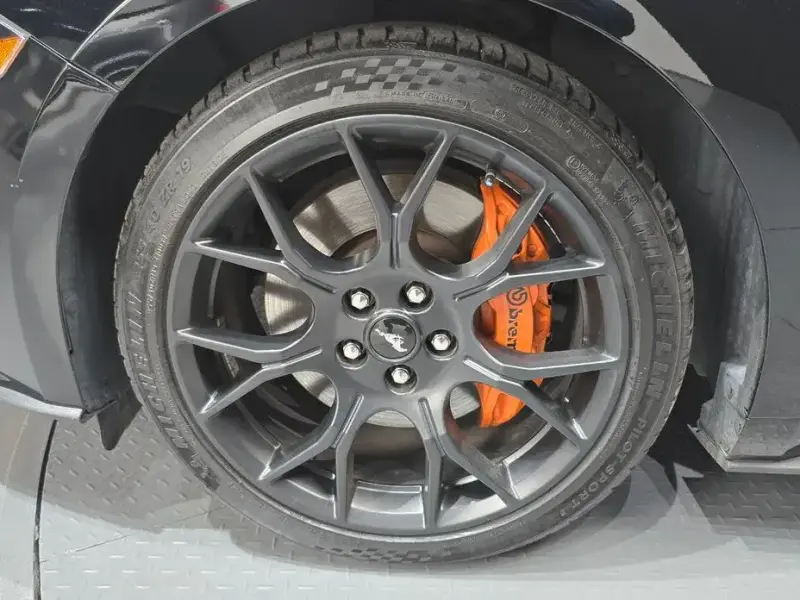 2019 Ford Mustang с пробегом 106 680 км