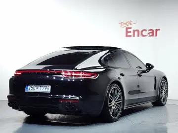 2020 Porsche Panamera с пробегом 13 275 км