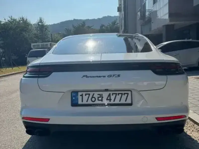 2019 Porsche Panamera с пробегом 55 000 км