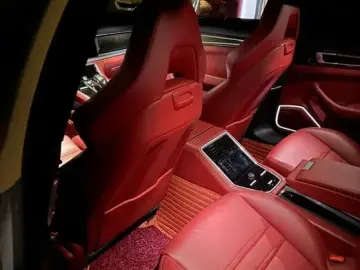 2019 Porsche Panamera с пробегом 55 000 км