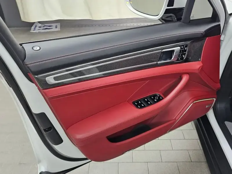 2020 Porsche Panamera с пробегом 14 651 км