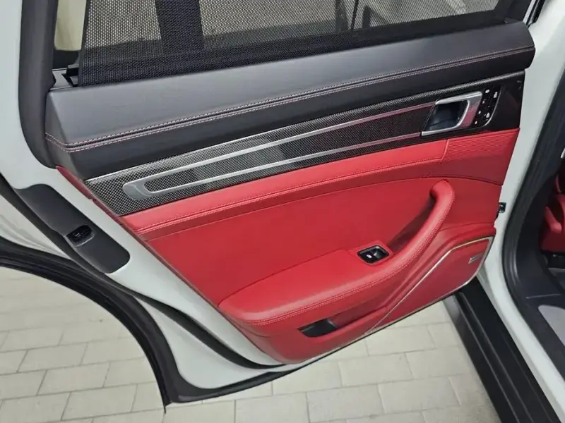2020 Porsche Panamera с пробегом 14 651 км