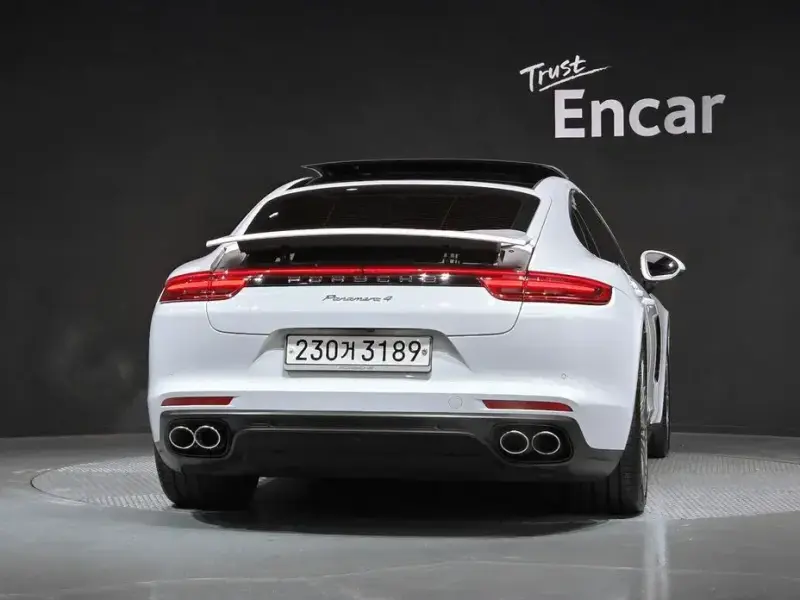 2020 Porsche Panamera с пробегом 49 779 км