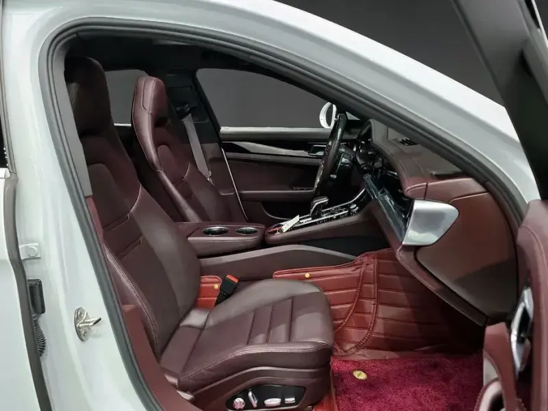 2020 Porsche Panamera с пробегом 49 779 км
