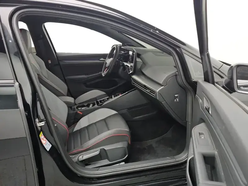 2025 Volkswagen Golf с пробегом 1 198 км
