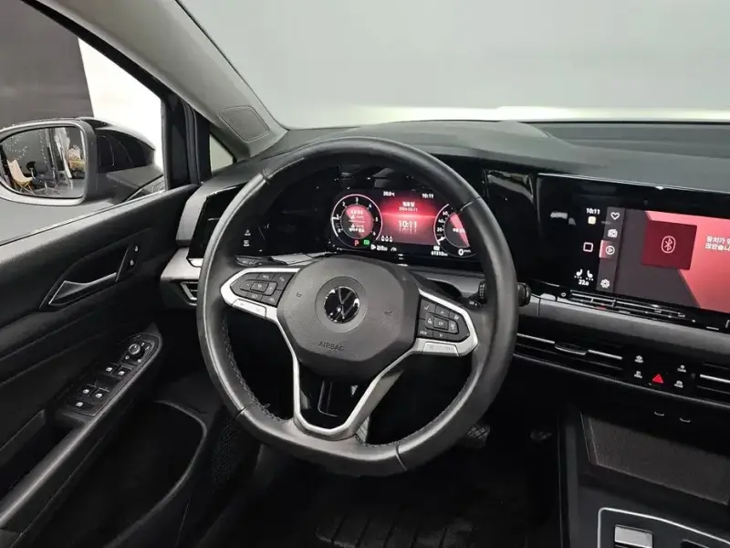 2022 Volkswagen Golf с пробегом 61 310 км