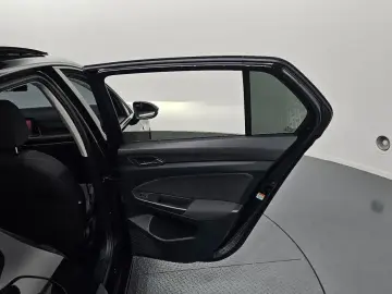2022 Volkswagen Golf с пробегом 61 310 км