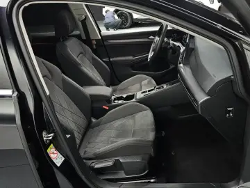2022 Volkswagen Golf с пробегом 61 310 км