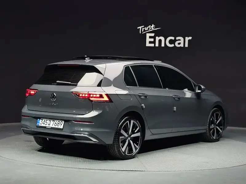 2025 Volkswagen Golf с пробегом 14 949 км