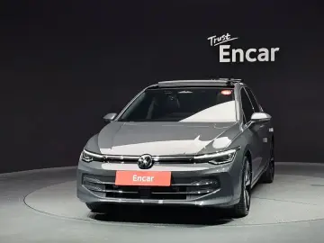 2025 Volkswagen Golf с пробегом 14 949 км