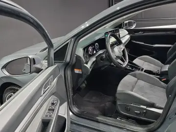 2025 Volkswagen Golf с пробегом 14 949 км