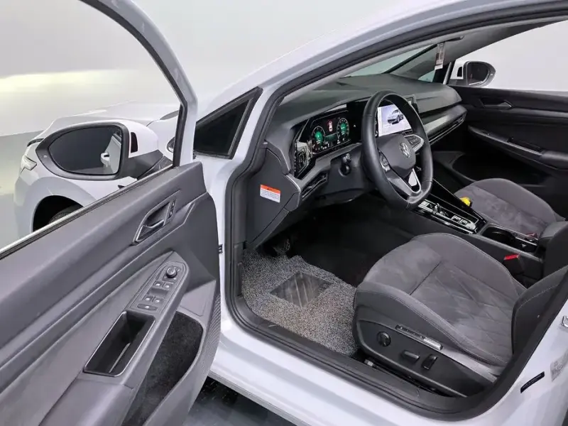 2024 Volkswagen Golf с пробегом 46 003 км