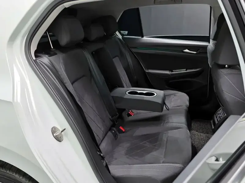 2024 Volkswagen Golf с пробегом 46 003 км