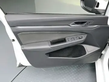 2024 Volkswagen Golf с пробегом 46 003 км
