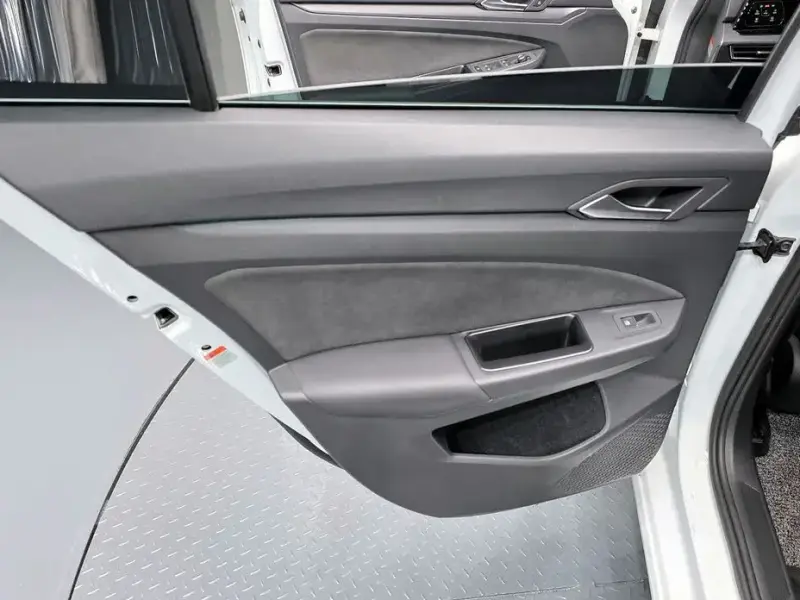 2024 Volkswagen Golf с пробегом 46 003 км