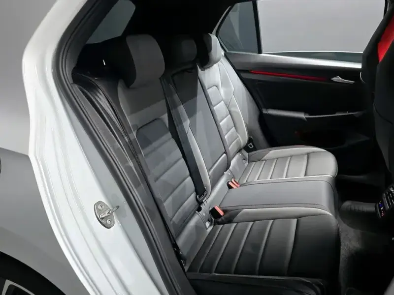 2023 Volkswagen Golf с пробегом 19 673 км