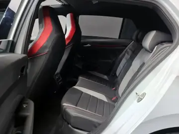 2023 Volkswagen Golf с пробегом 19 673 км