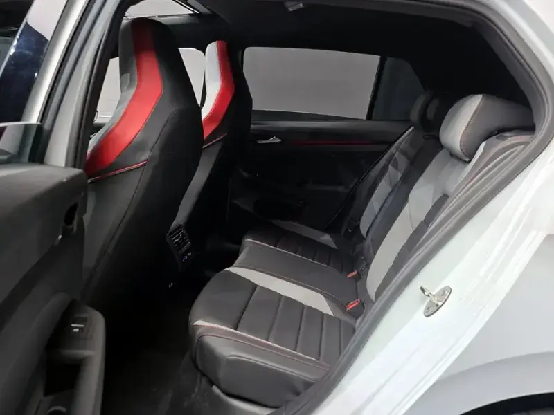 2023 Volkswagen Golf с пробегом 19 673 км
