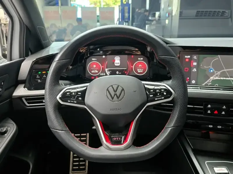 2023 Volkswagen Golf с пробегом 19 673 км