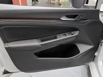 2023 Volkswagen Golf с пробегом 19 673 км