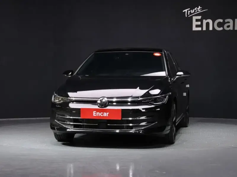 2025 Volkswagen Golf с пробегом 12 799 км