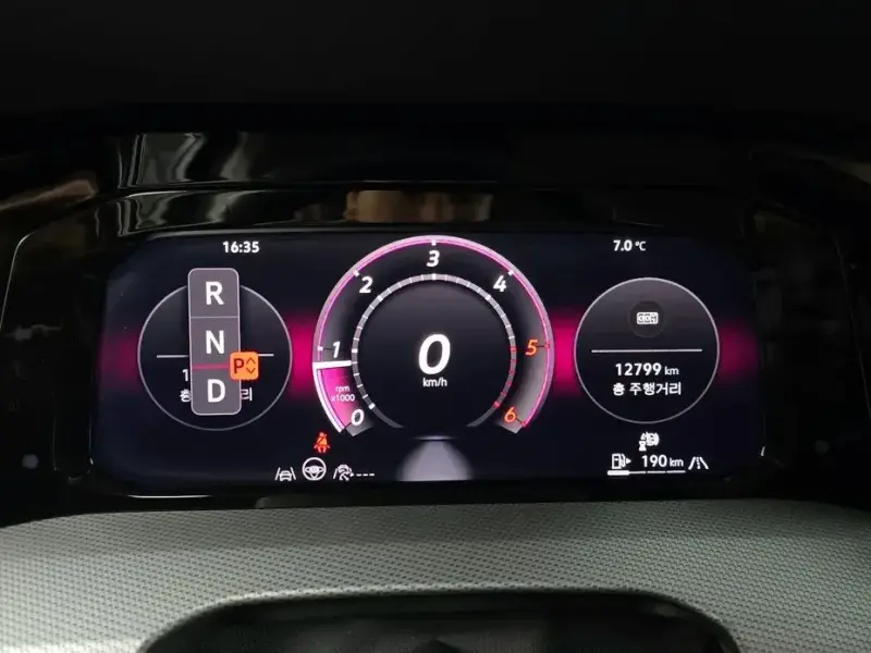 2025 Volkswagen Golf с пробегом 12 799 км
